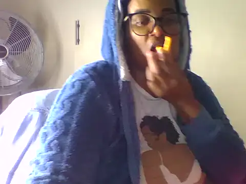 Snapshot of Charlie-Crawford chatting on July 7, 11:58 am Charlie-Crawford online show from July 7, 11:58 am