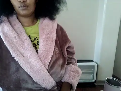 Snapshot of Charlie-Crawford chatting on July 28, 11:39 am Charlie-Crawford online show from July 28, 11:39 am
