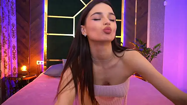 Snapshot of LittleeCutee chatting on March 10, 10:39 am LittleeCutee online show from March 10, 10:39 am