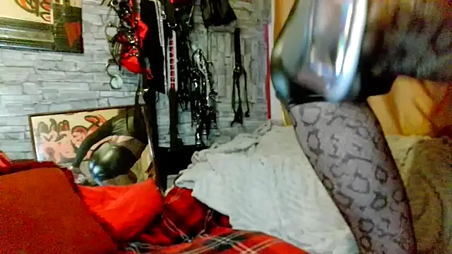 dominatrixredsonyja online show from January 17, 3:48 pm