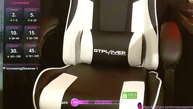 CrossyAayesha online show from November 1, 2:55 pm