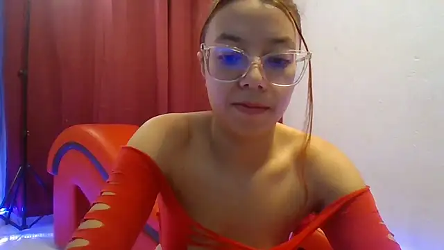 Snapshot of sophieandmarkls chatting on November 20, 12:28 pm sophieandmarkls online show from November 20, 12:28 pm