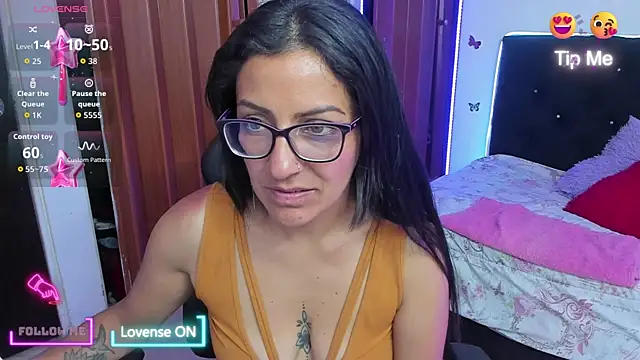 Snapshot of alma_blue chatting on September 26, 8:49 pm alma blue online show from September 26, 8:49 pm