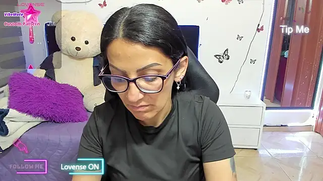 alma blue online show from November 25, 10:32 pm