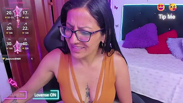 Snapshot of alma_blue chatting on September 9, 10:41 pm alma blue online show from September 9, 10:41 pm