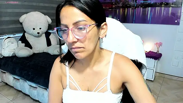 alma blue online show from June 10, 11:06 pm