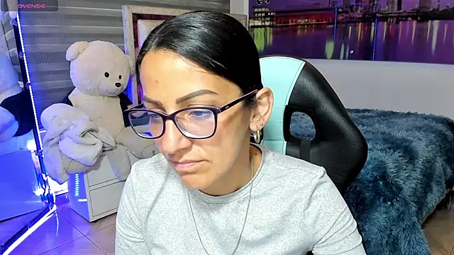 Snapshot of alma_blue chatting on February 5, 10:38 pm alma blue online show from February 5, 10:38 pm