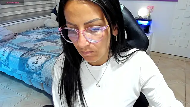 alma blue online show from May 21, 8:28 pm