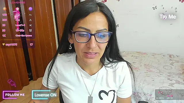 alma blue online show from November 11, 11:20 pm