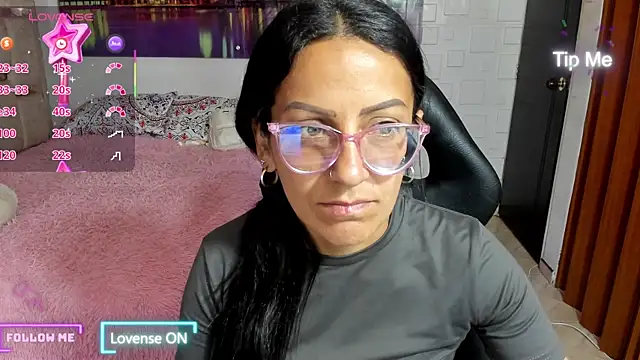 alma blue online show from April 8, 11:06 pm