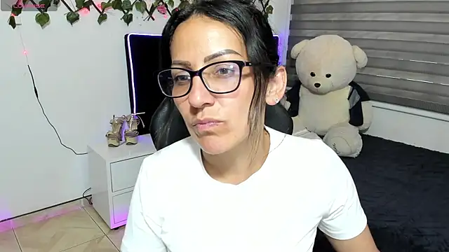 alma blue online show from January 9, 10:28 pm