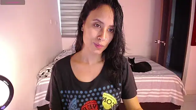 Snapshot of amyharlow_1 chatting on November 8, 7:28 pm amyharlow 1 online show from November 8, 7:28 pm