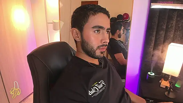 ItsMeEros online show from December 14, 10:15 pm