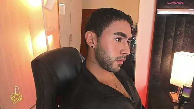 ItsMeEros online show from December 5, 9:01 pm