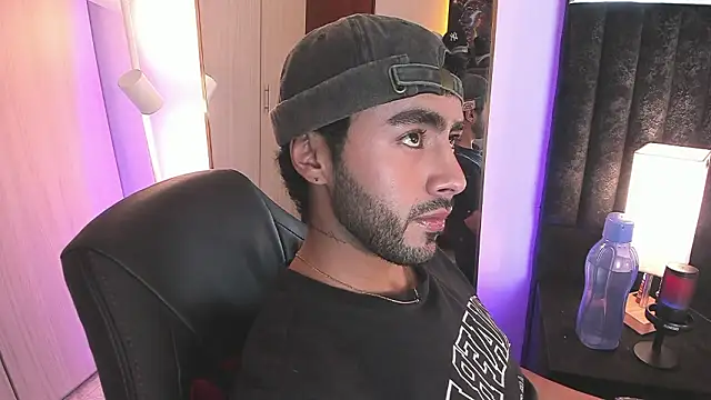 ItsMeEros online show from March 10, 10:25 pm