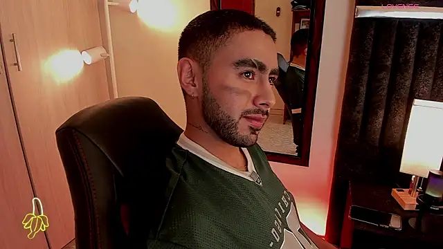 ItsMeEros online show from October 26, 9:15 pm