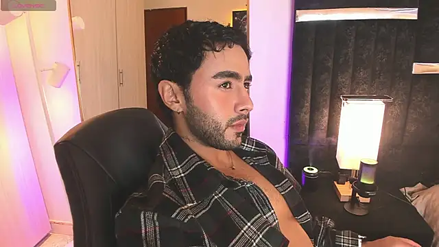 ItsMeEros online show from February 9, 10:30 pm