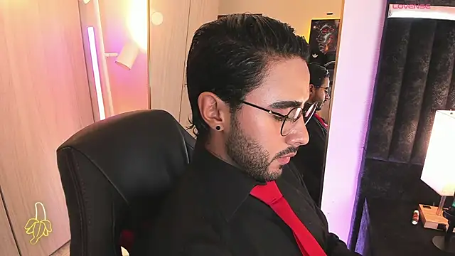 ItsMeEros online show from April 24, 8:55 pm