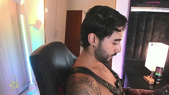 ItsMeEros online show from April 28, 11:31 pm