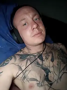 Snapshot of Arturikk1 chatting on October 20, 8:53 pm Arturikk1 online show from October 20, 8:53 pm