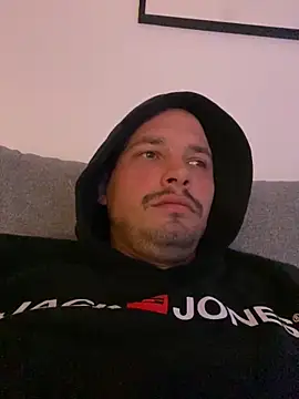 Jonkitzler1 online show from March 10, 4:46 pm