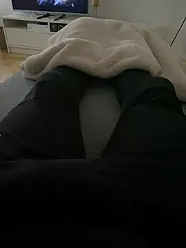 Jonkitzler1 online show from December 6, 12:55 pm