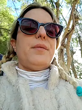 dolcehelena993 online show from November 23, 10:14 am