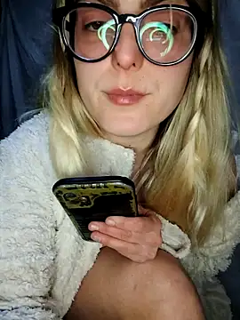 dolcehelena993 online show from February 18, 4:36 pm