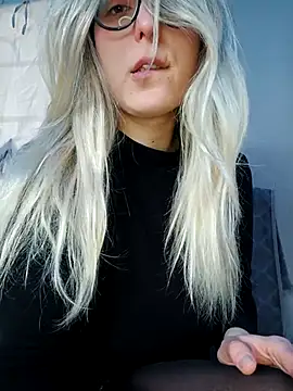 dolcehelena993 online show from March 15, 1:18 pm