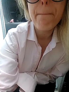 dolcehelena993 online show from March 7, 11:59 am