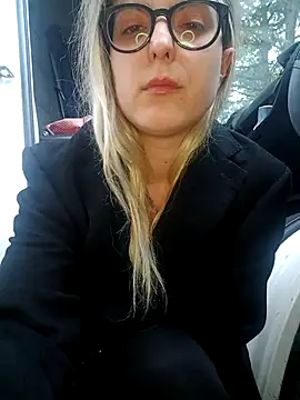 dolcehelena993 online show from March 6, 4:02 pm