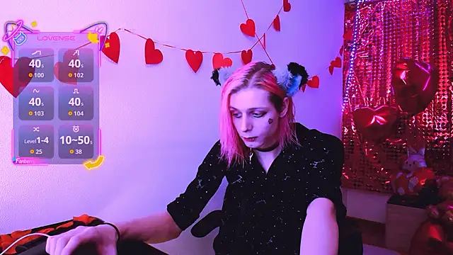 Littlepinkcat online show from February 12, 7:13 pm