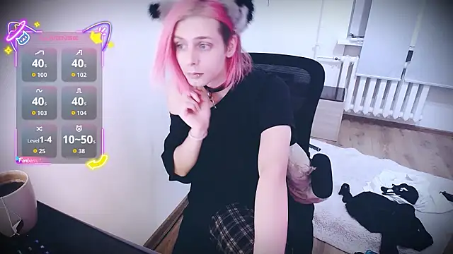 Littlepinkcat online show from January 15, 4:32 pm