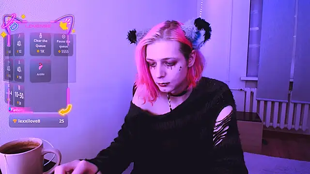 Littlepinkcat online show from February 8, 5:32 pm