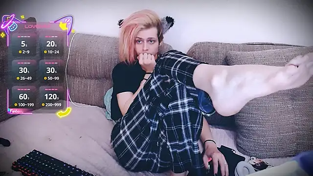 Littlepinkcat online show from October 30, 11:34 pm