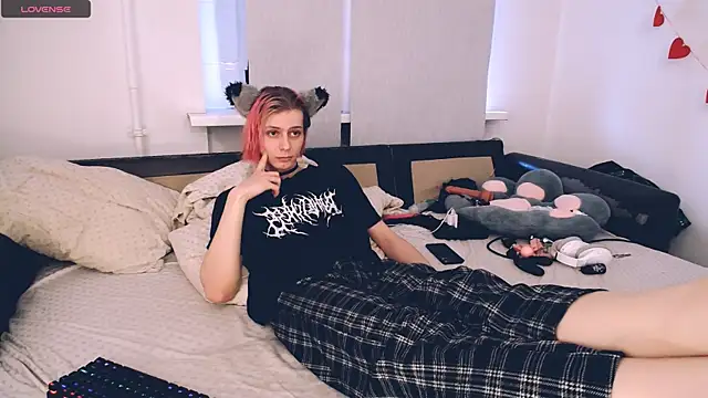 Littlepinkcat online show from April 6, 1:56 am