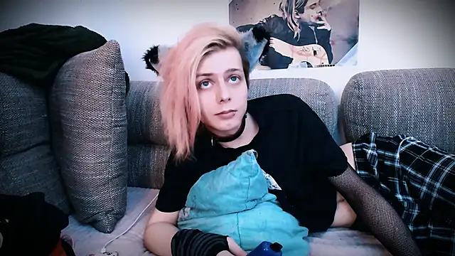 Littlepinkcat online show from October 27, 2:51 pm