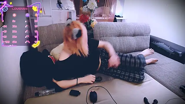 Littlepinkcat online show from November 26, 5:18 am