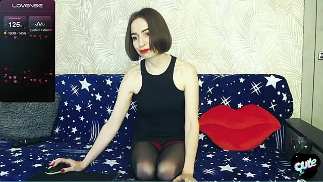 Snapshot of Millanorze chatting on March 23, 2:04 am Millanorze online show from March 23, 2:04 am
