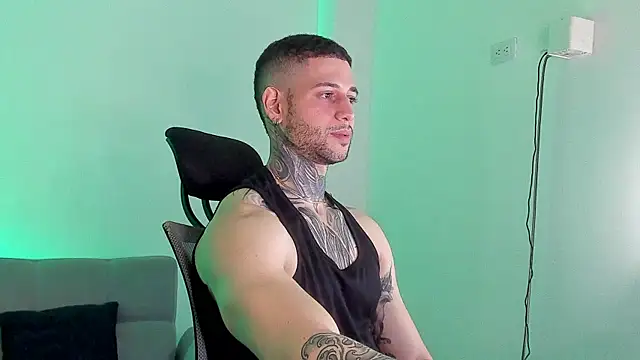  jamesleandros1 online show from July 6, 10:23 pm