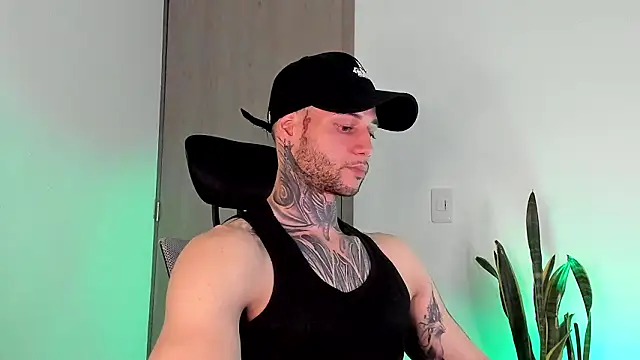  jamesleandros1 online show from February 10, 3:38 am