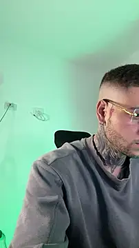  jamesleandros1 online show from February 2, 11:37 pm