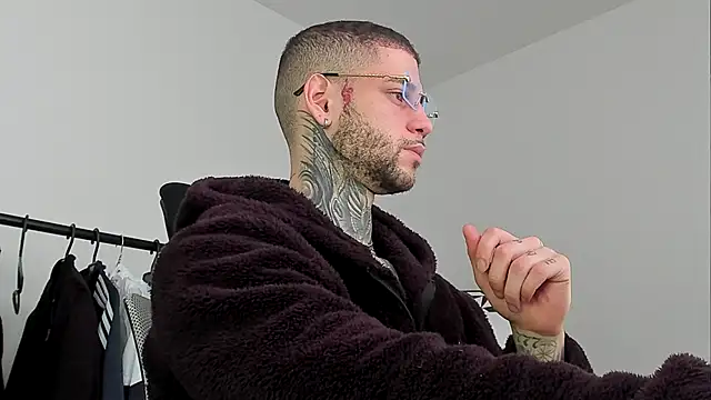  jamesleandros1 online show from November 12, 12:31 pm