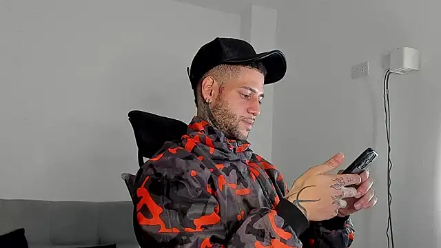 jamesleandros1 online show from July 23, 1:58 am