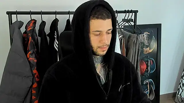  jamesleandros1 online show from December 3, 2:49 pm