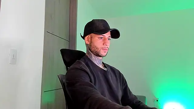  jamesleandros1 online show from March 23, 2:11 am