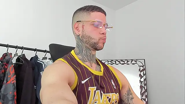  jamesleandros1 online show from October 30, 4:26 pm