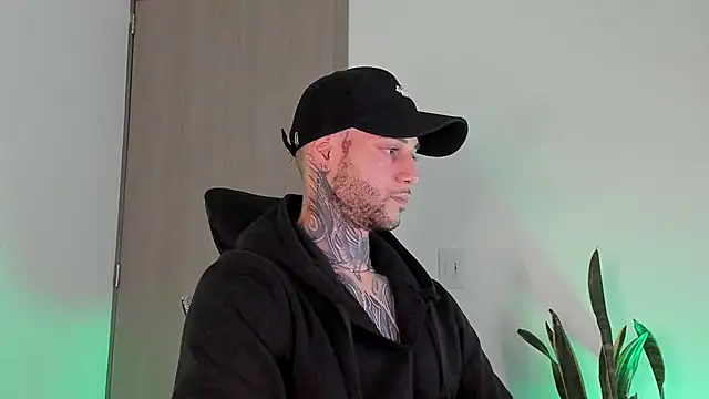  jamesleandros1 online show from February 17, 3:15 am