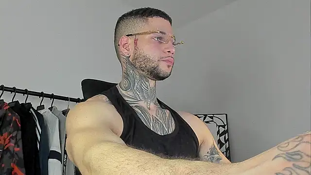  jamesleandros1 online show from November 4, 8:56 pm