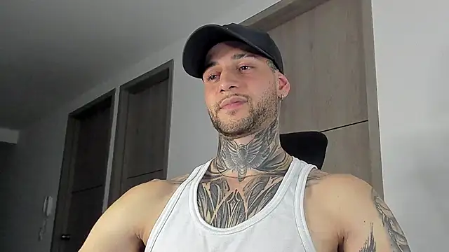 Snapshot of _jamesleandros1 chatting on September 24, 2:51 am jamesleandros1 online show from September 24, 2:51 am